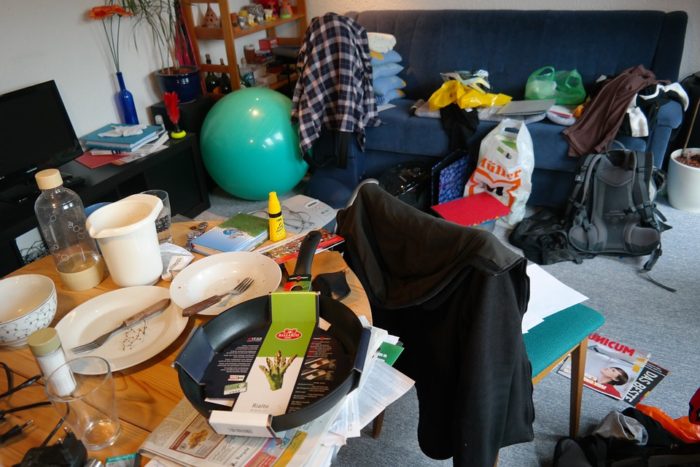 The Quick And Easy Guide To Decluttering Your Life messy living room 