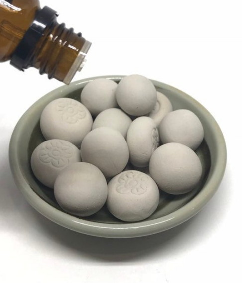 Essential oil clay diffuser clay stones flower design oil bottle porcelain bowl