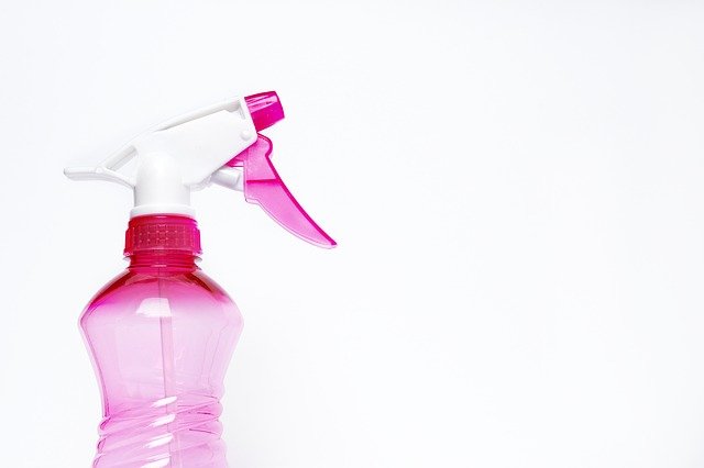 cleaning products empty spray bottle